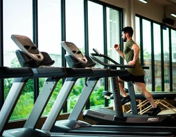 How to start a workout when motivation is missing: the bridge-task method