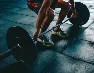 A 30-day beginner fitness plan built one small quest at a time